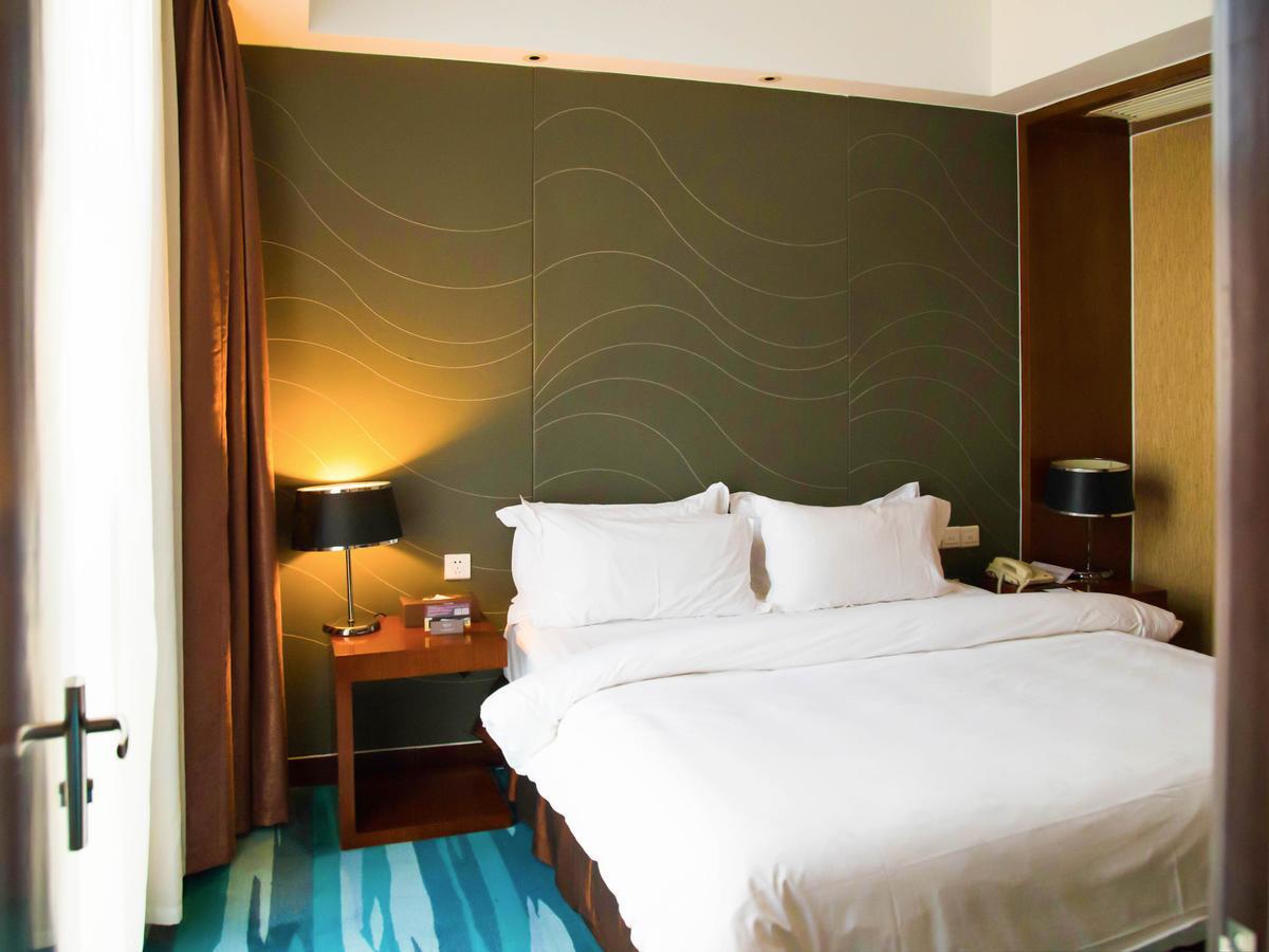 Hotel Metropolo, Zhenjiang, Railway Station Wanda Plaza Zhenjiang  Esterno foto