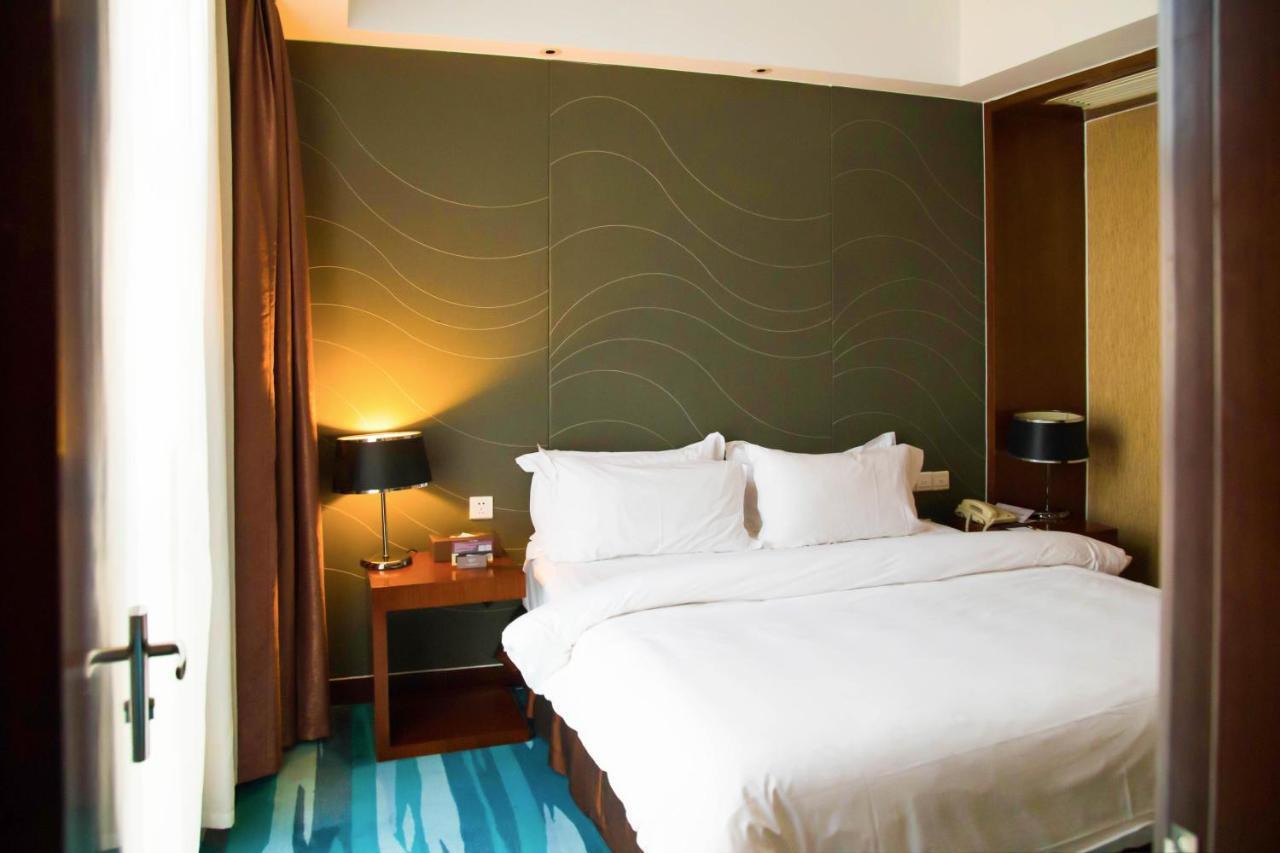 Hotel Metropolo, Zhenjiang, Railway Station Wanda Plaza Zhenjiang  Esterno foto